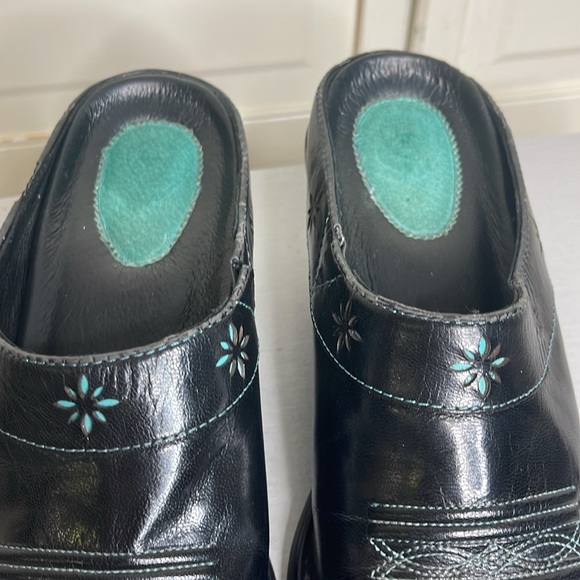 ARIAT Women’s slide Mules Black Turquoise Leather Upper SIZE 7B - Picture 8 of 11